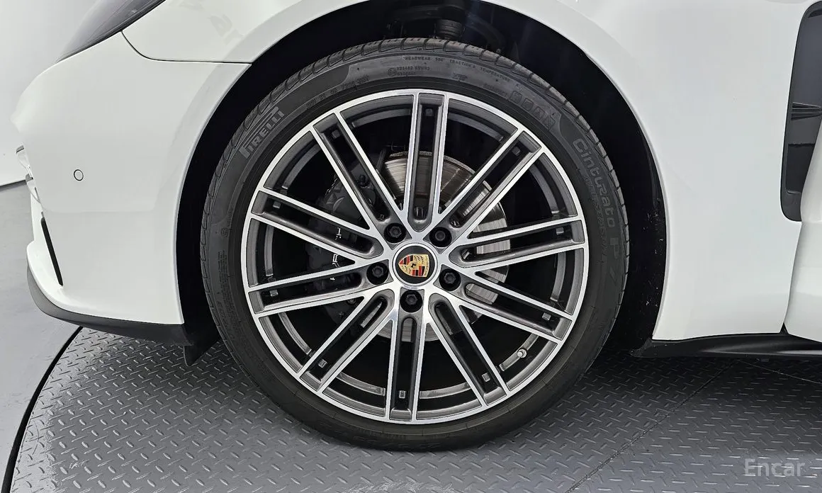 Фото 5 - Porsche Panamera