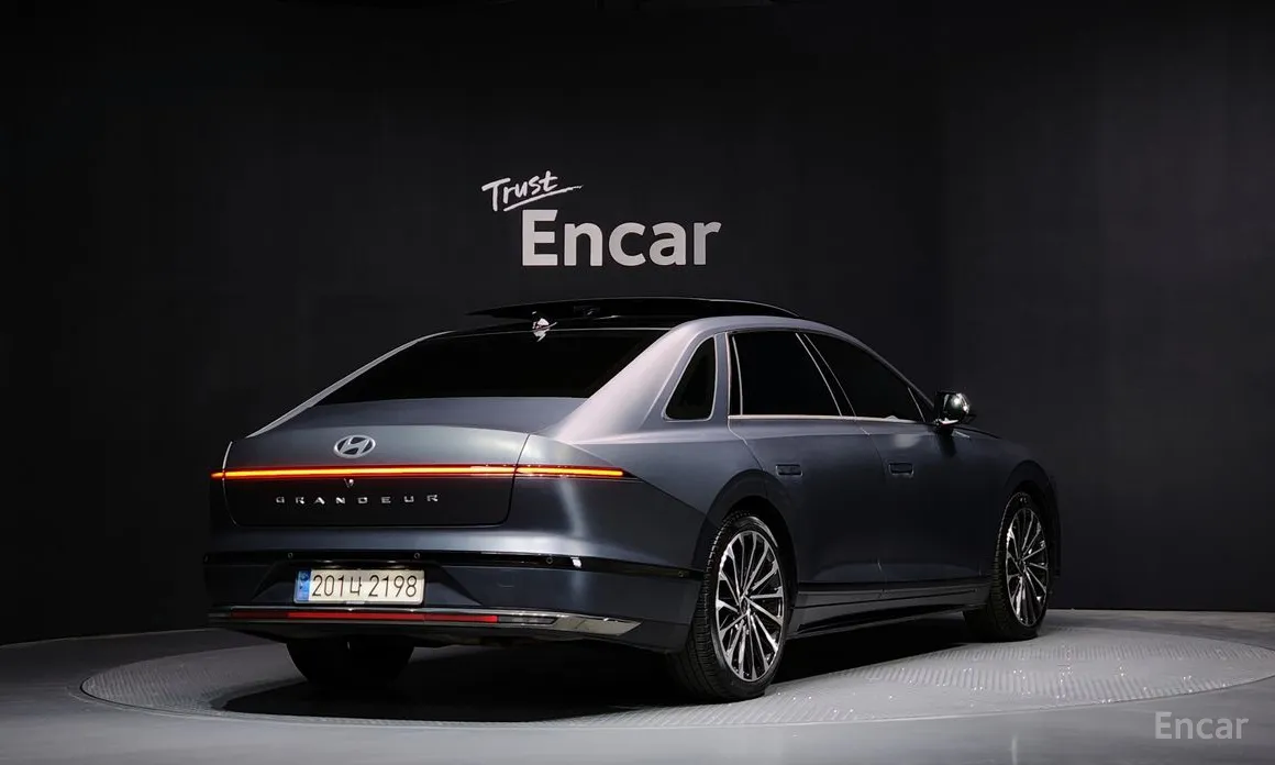 Photo 2 - Hyundai Grandeur