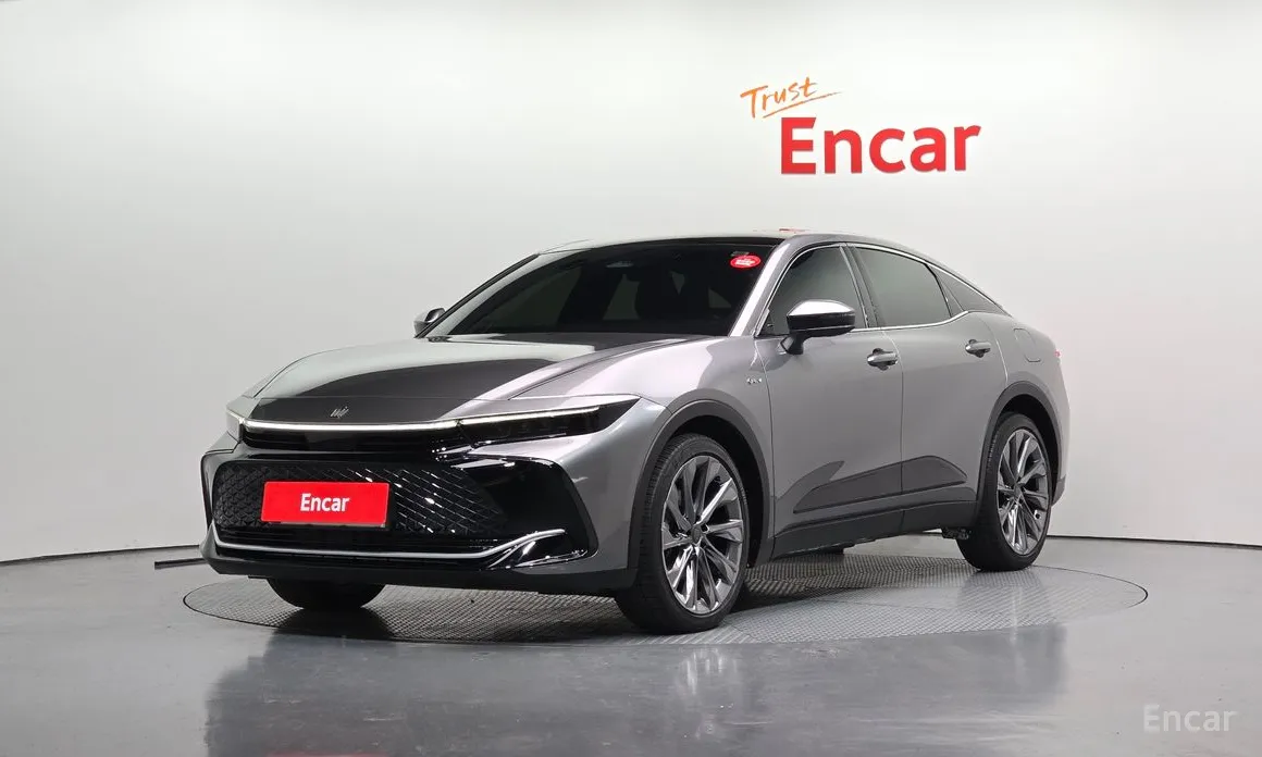 Фото 1 - Toyota Crown