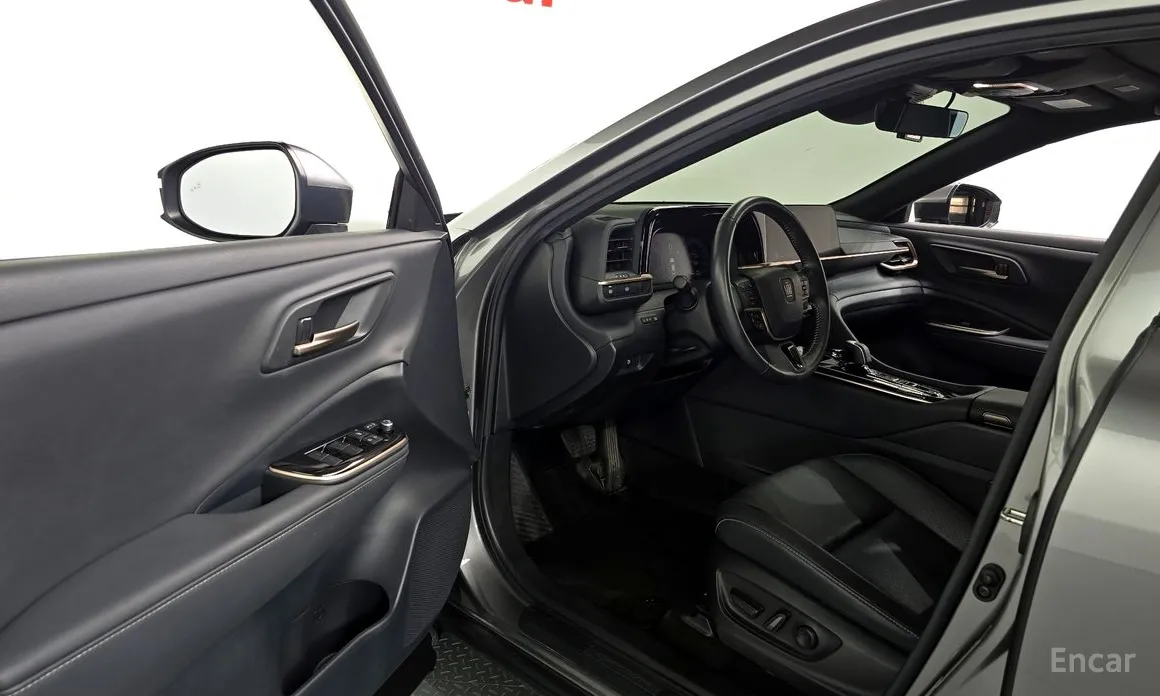 Фото 11 - Toyota Crown