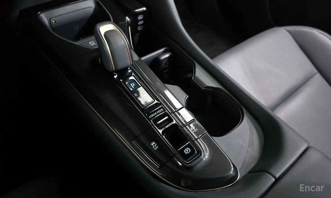 Фото 9 - Toyota Crown