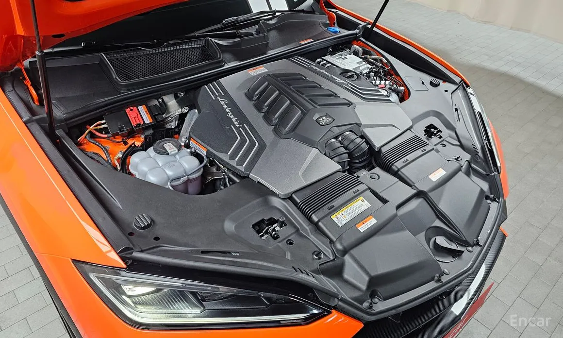 Фото 6 - Lamborghini Urus