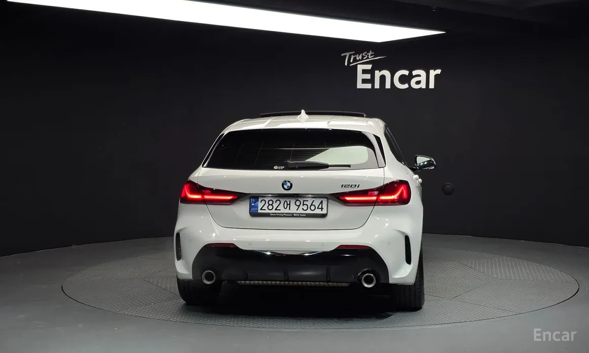 Фото 4 - BMW 1 Series