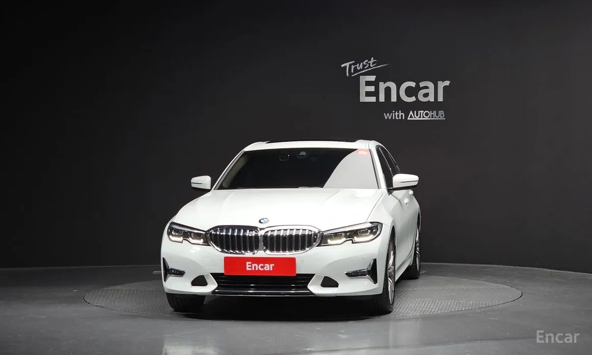 Photo 3 - BMW 3 Series