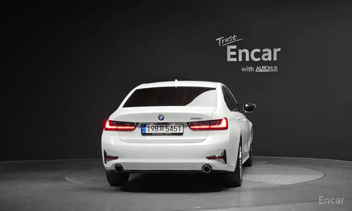 Photo 4 - BMW 3 Series