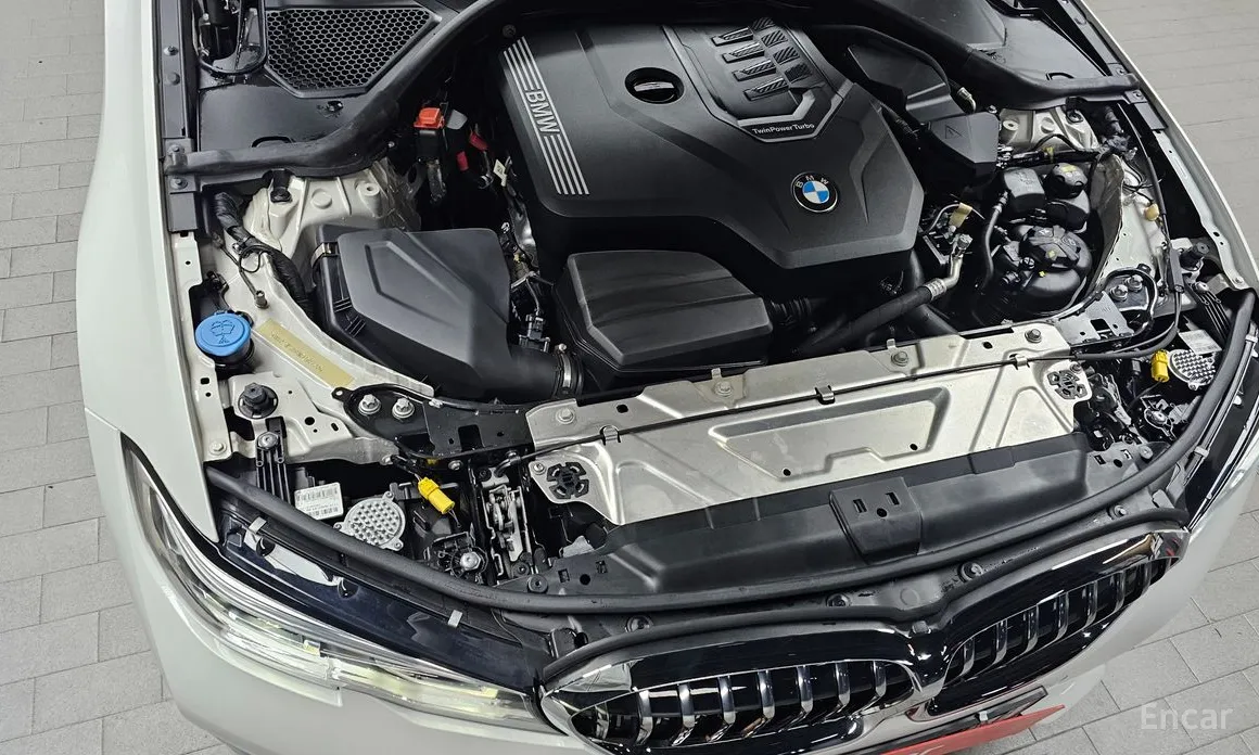 Photo 6 - BMW 3 Series