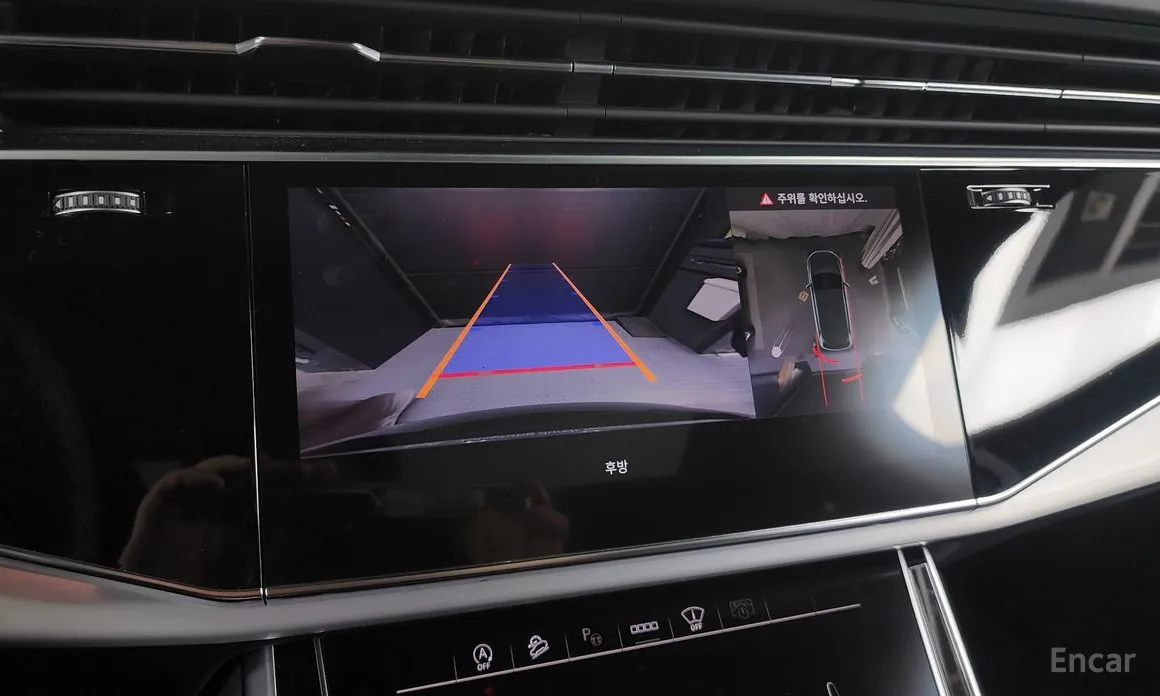 Фото 15 - Audi Q7