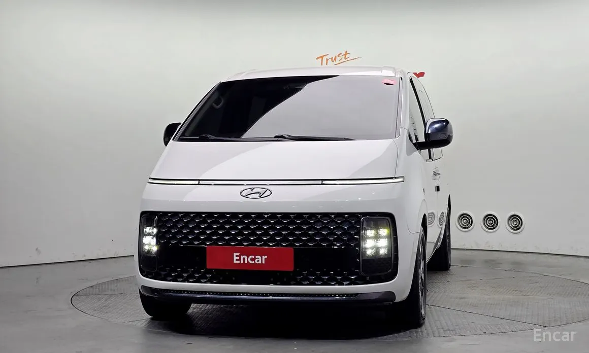 Фото 3 - Hyundai Staria