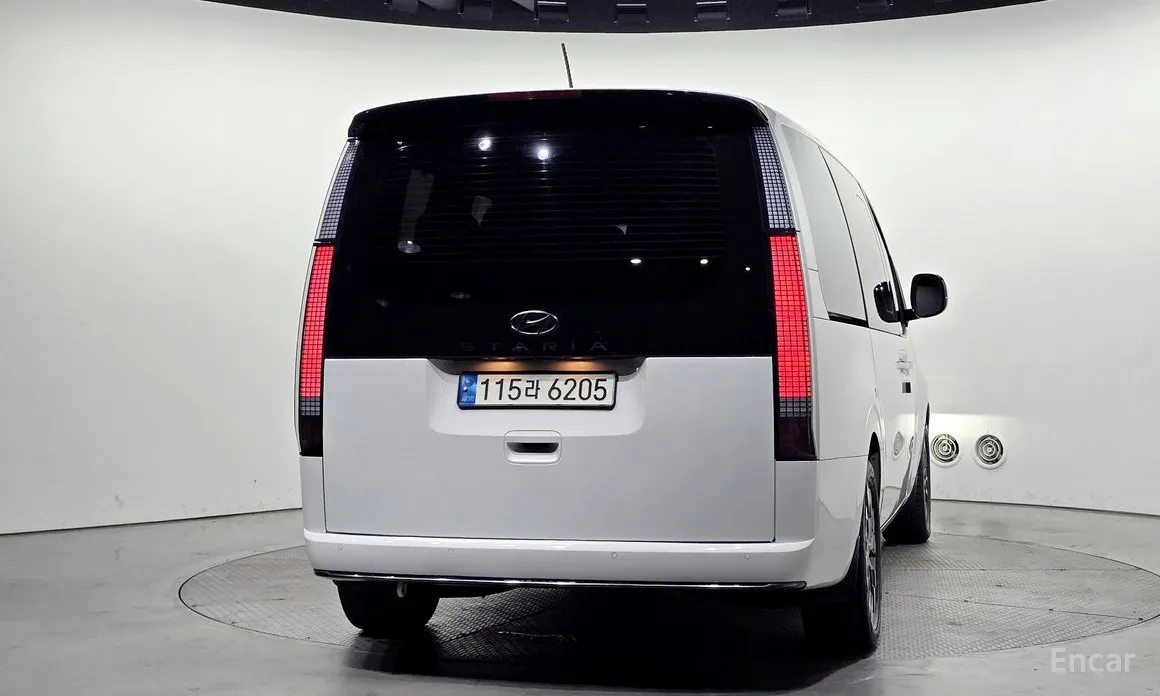 Фото 4 - Hyundai Staria