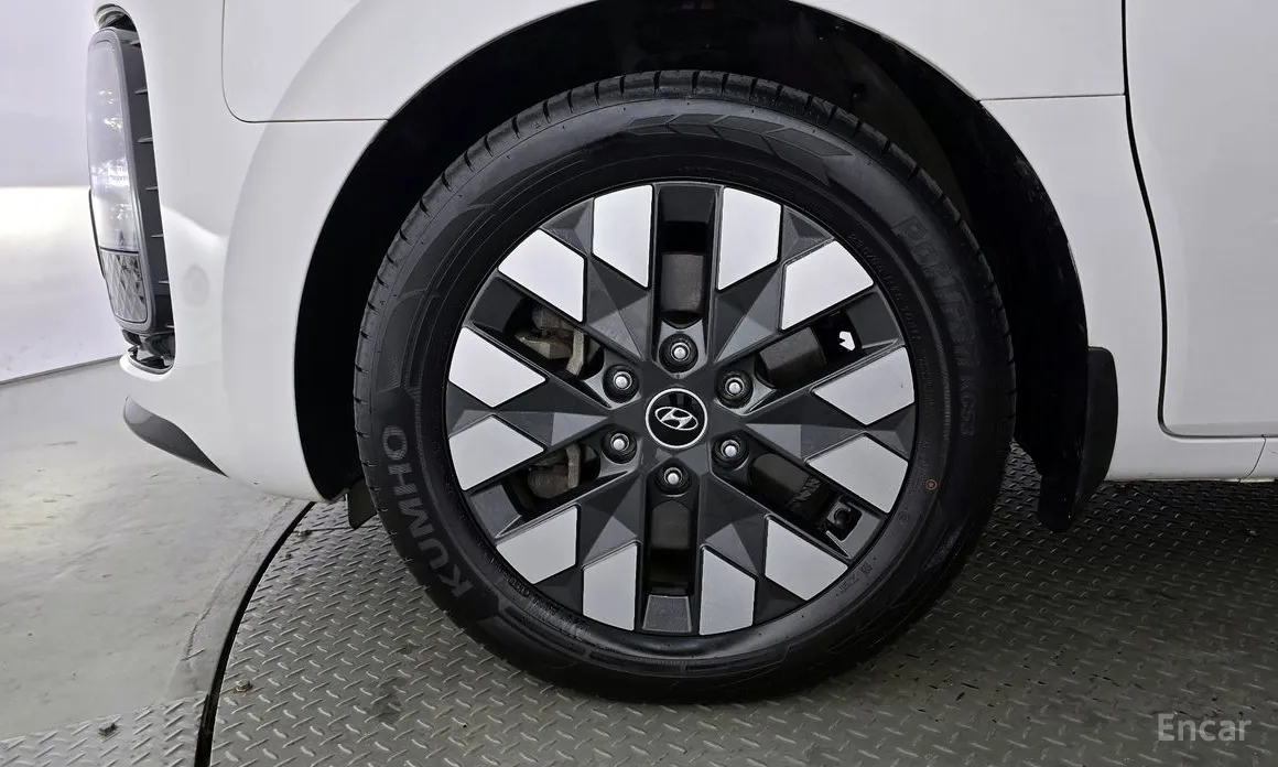 Фото 5 - Hyundai Staria