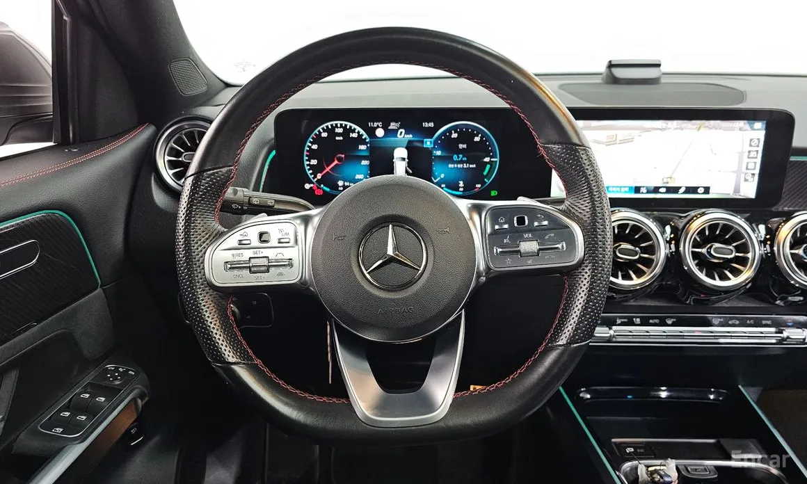 Фото 13 - Mercedes-Benz GLB-Class