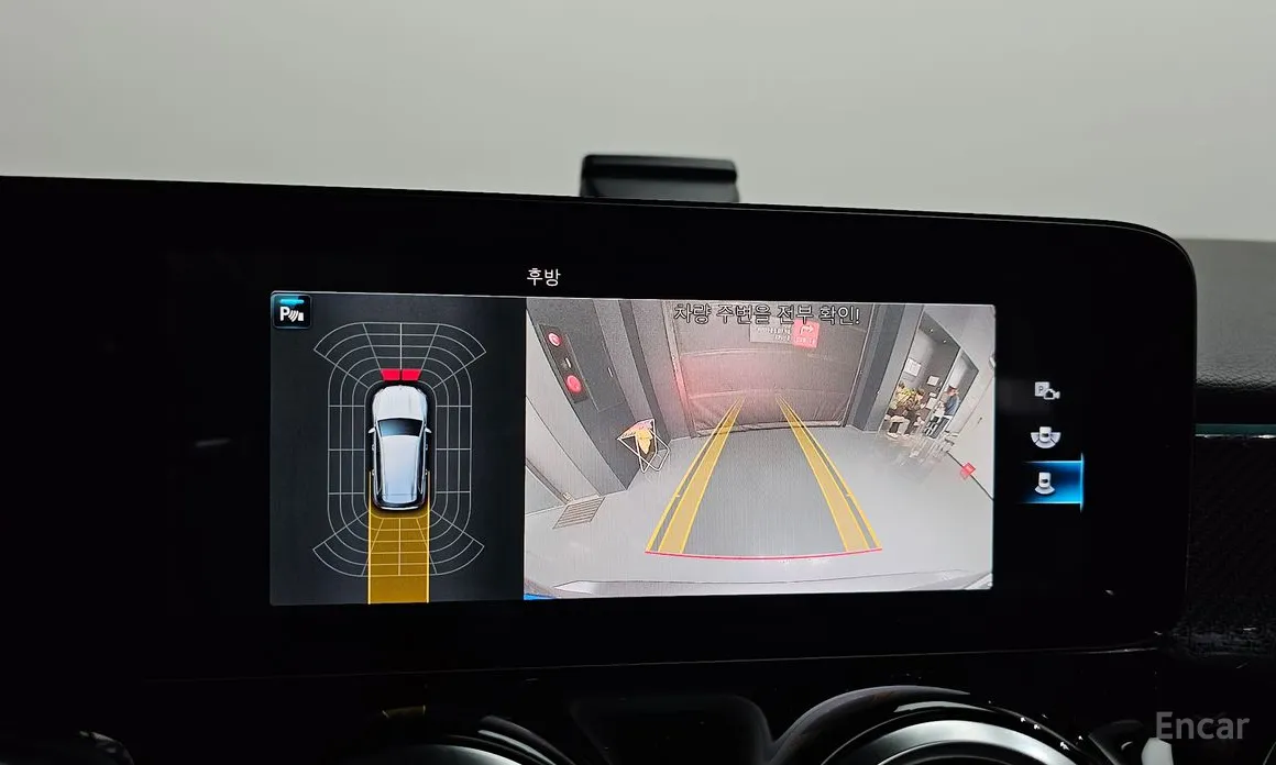 Фото 15 - Mercedes-Benz GLB-Class