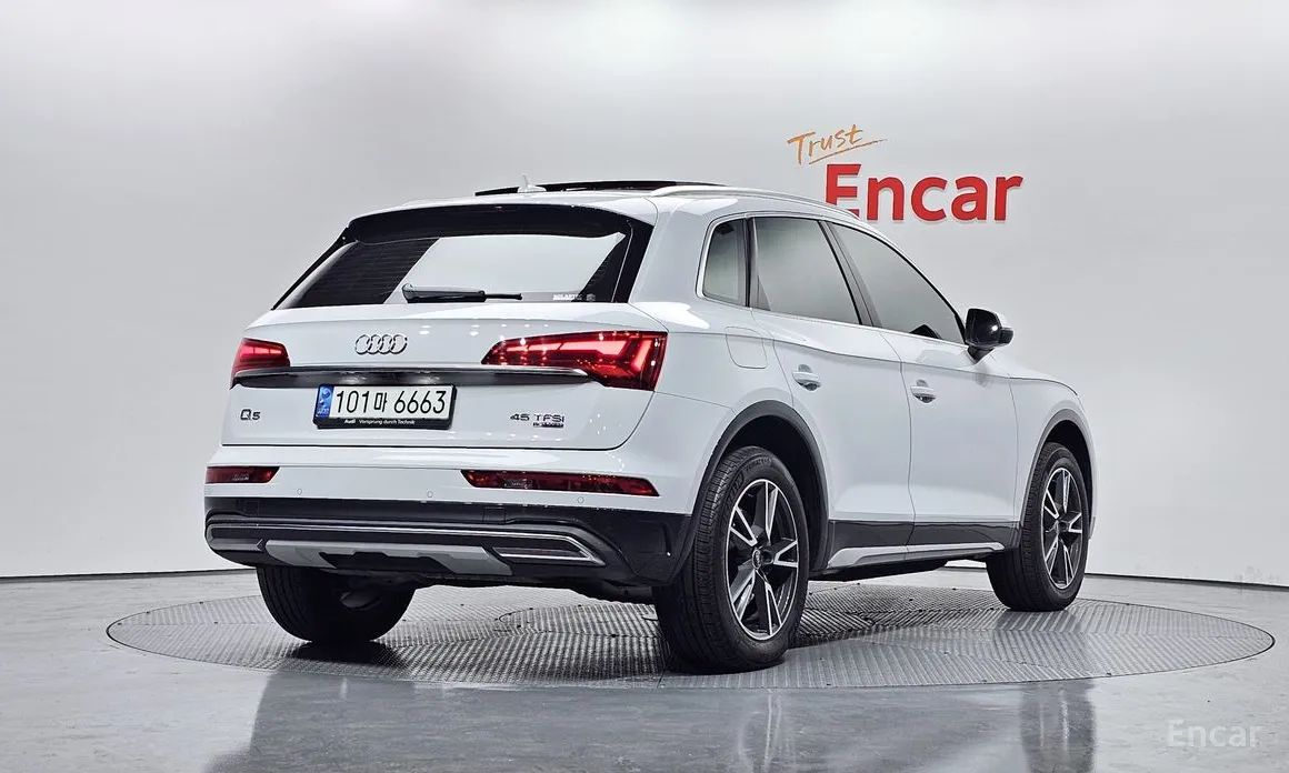 Фото 2 - Audi Q5