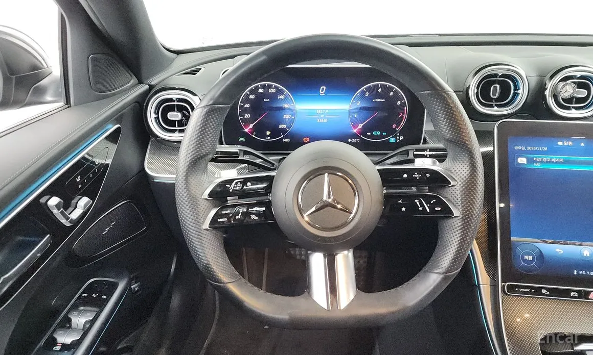 Фото 13 - Mercedes-Benz C-Class