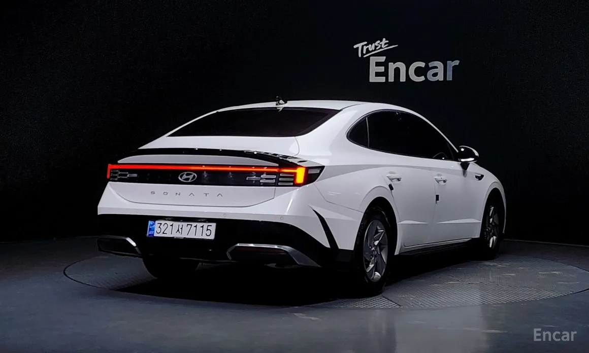 Фото 2 - Hyundai Sonata