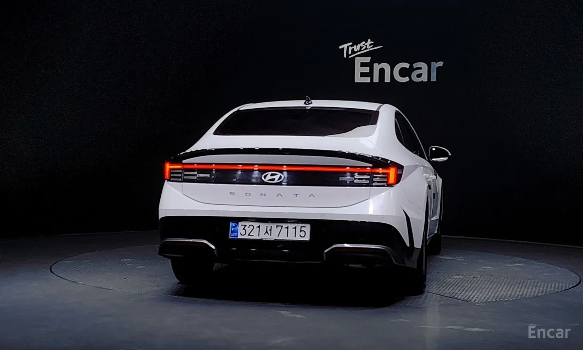 Фото 4 - Hyundai Sonata