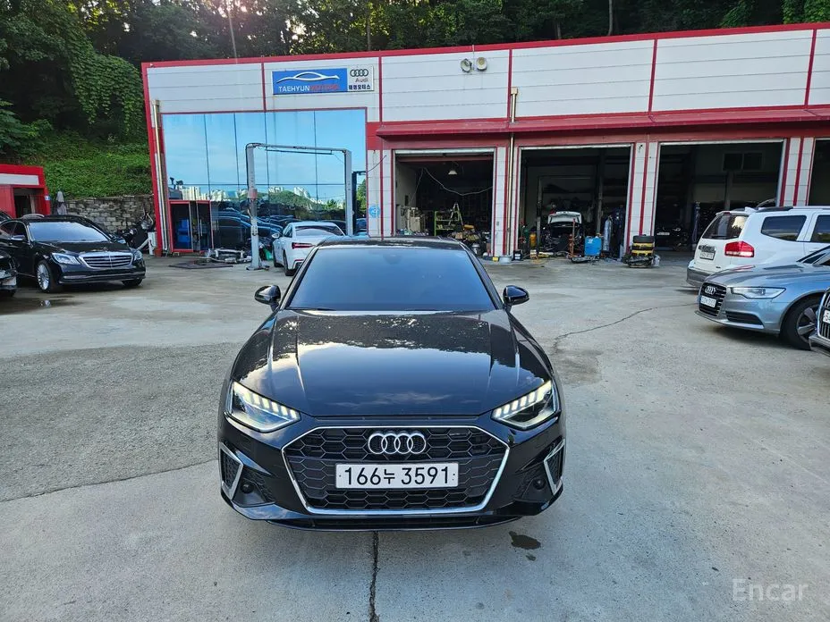 Фото 1 - Audi A4