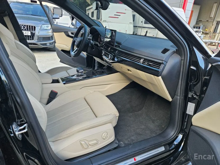 Фото 14 - Audi A4