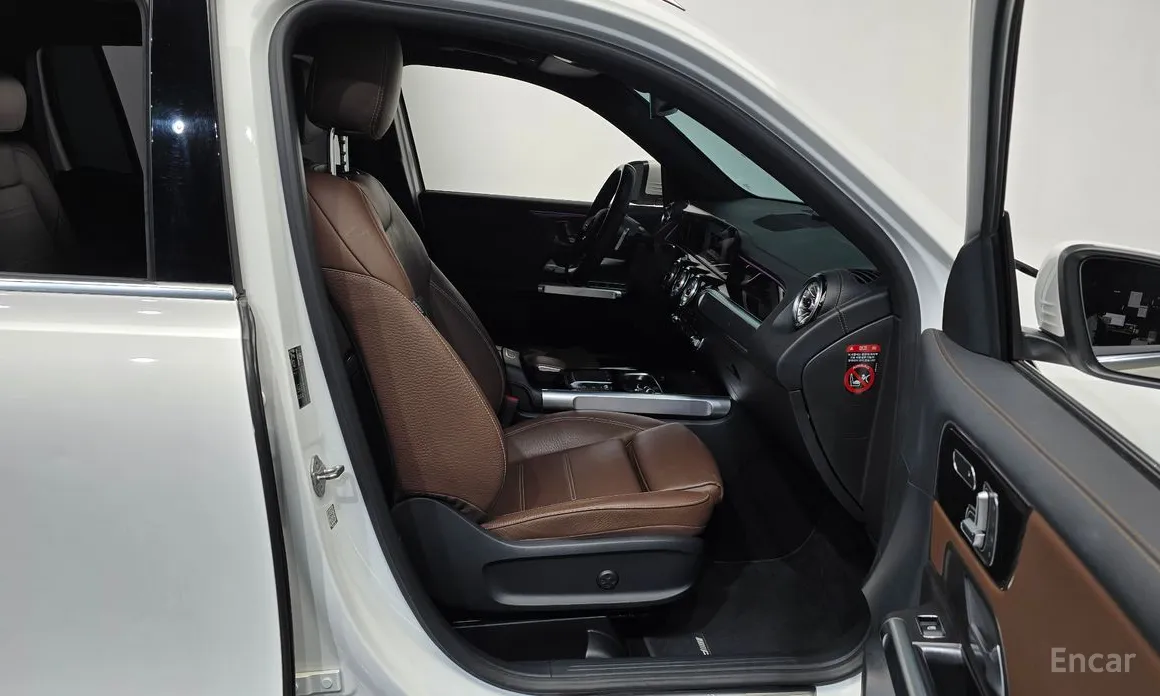 Фото 11 - Mercedes-Benz GLB-Class