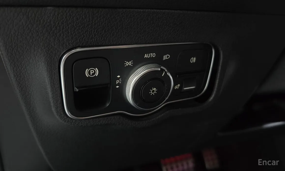 Фото 17 - Mercedes-Benz GLB-Class