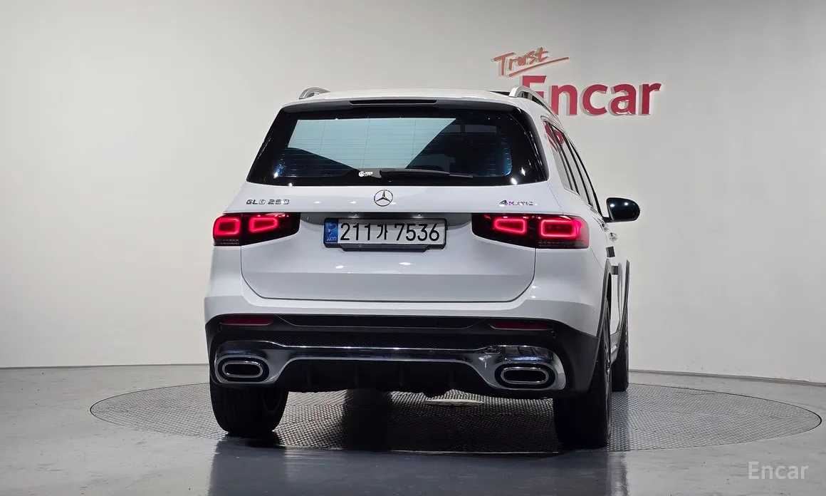 Фото 4 - Mercedes-Benz GLB-Class