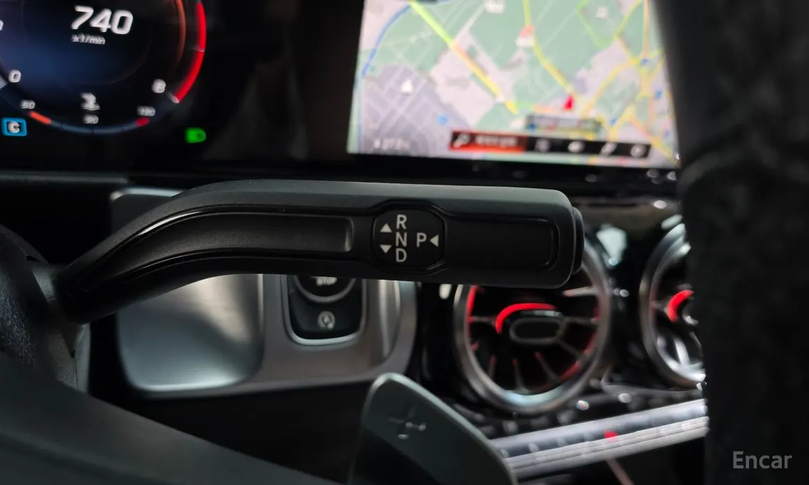 Фото 9 - Mercedes-Benz GLB-Class