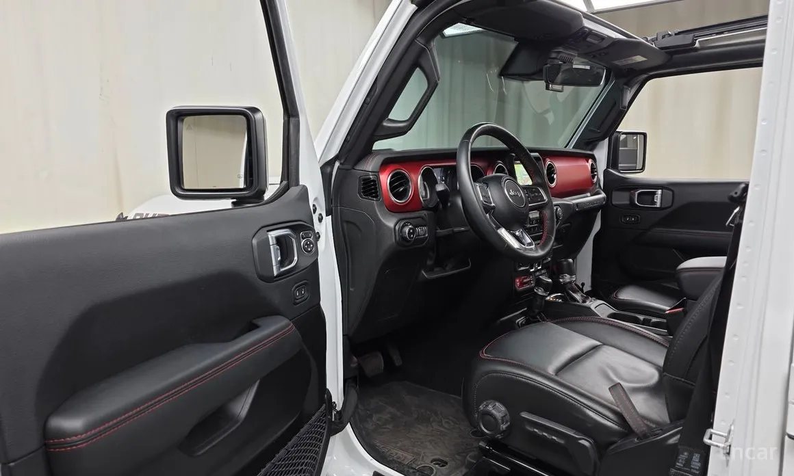 Фото 10 - Jeep Wrangler