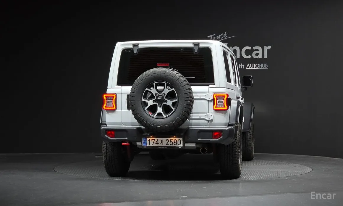 Фото 4 - Jeep Wrangler