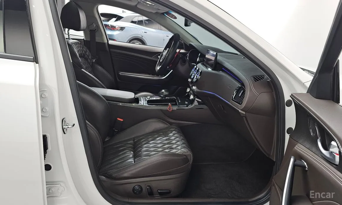 Фото 11 - Kia Stinger