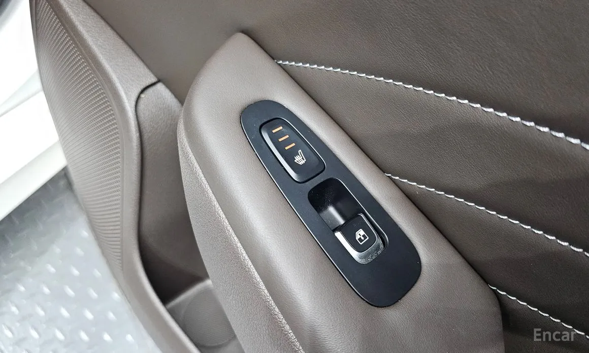 Фото 18 - Kia Stinger