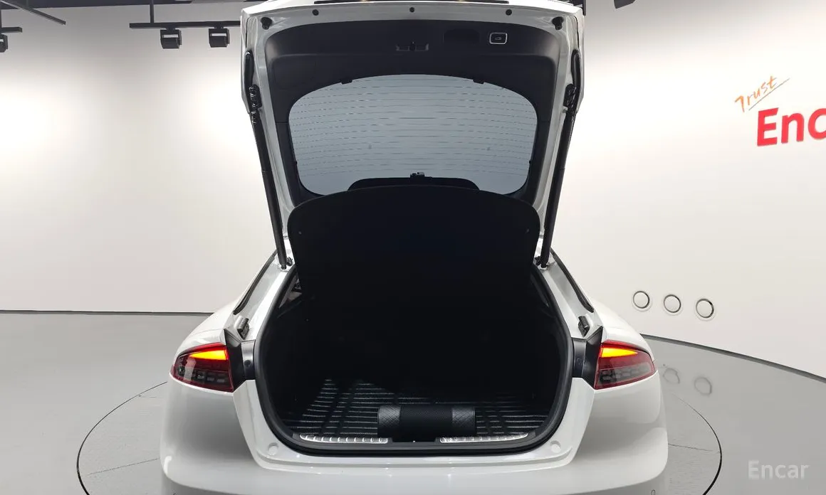 Фото 20 - Kia Stinger