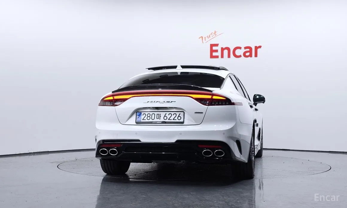 Фото 4 - Kia Stinger