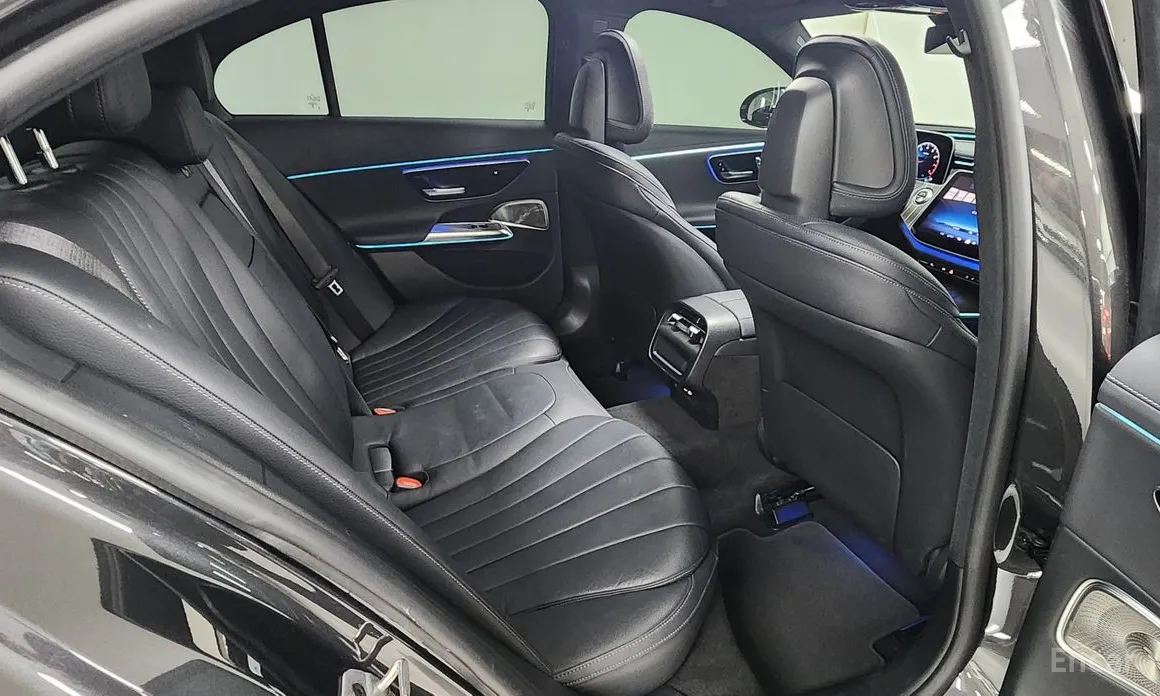 Фото 10 - Mercedes-Benz E-Class