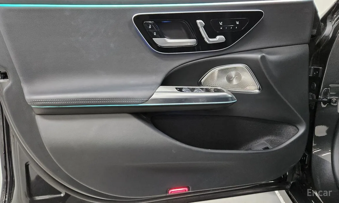 Фото 15 - Mercedes-Benz E-Class