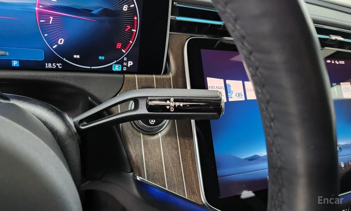 Фото 19 - Mercedes-Benz E-Class