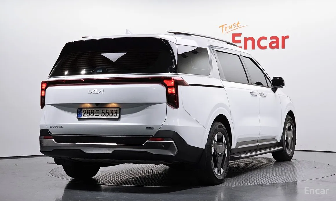 Фото 2 - Kia Carnival