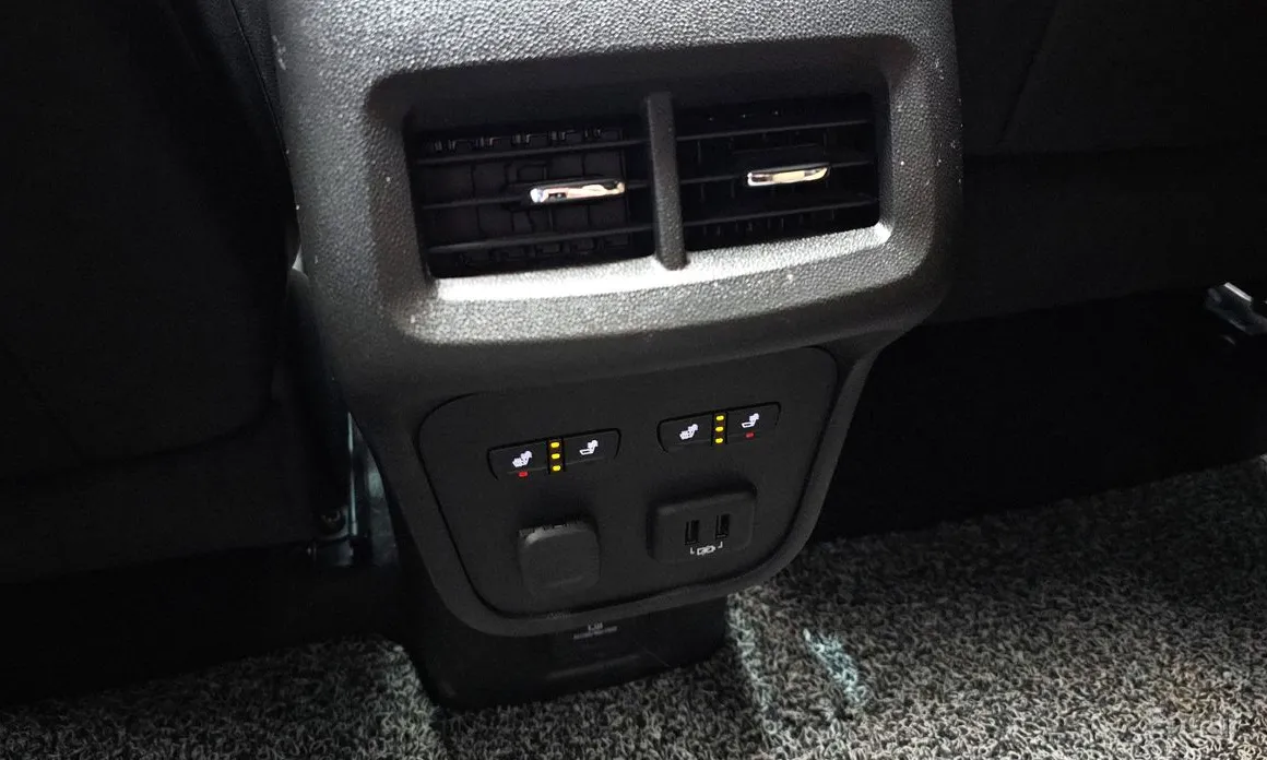 Фото 19 - Chevrolet Equinox