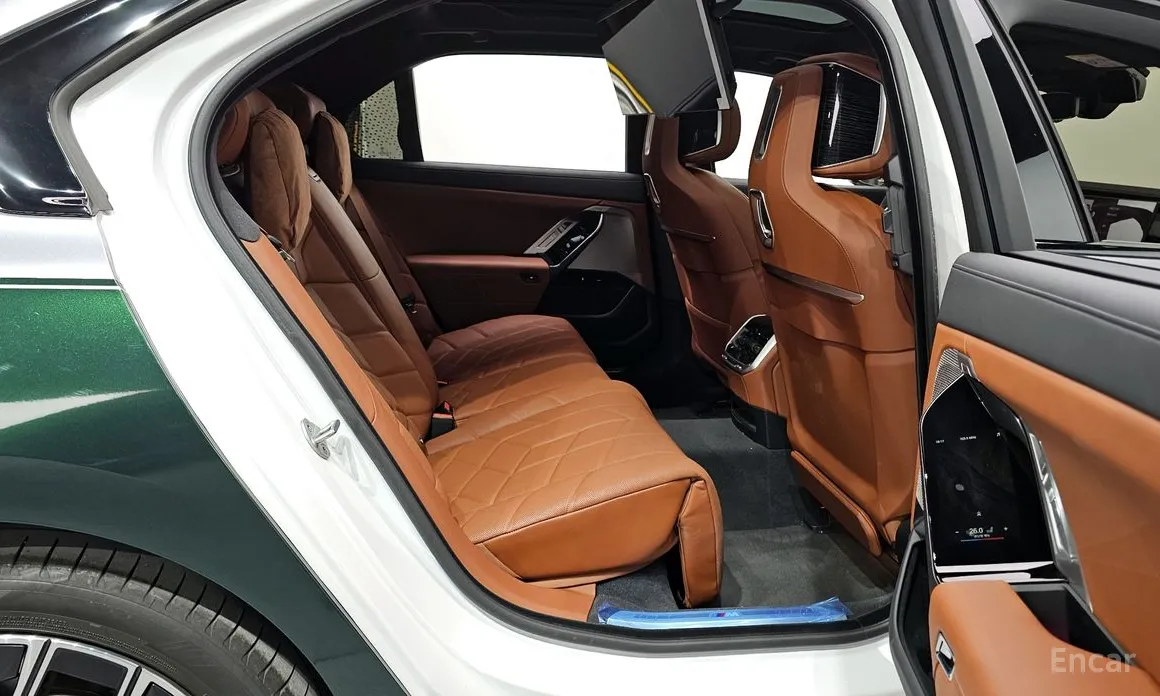 Фото 12 - BMW 7 Series