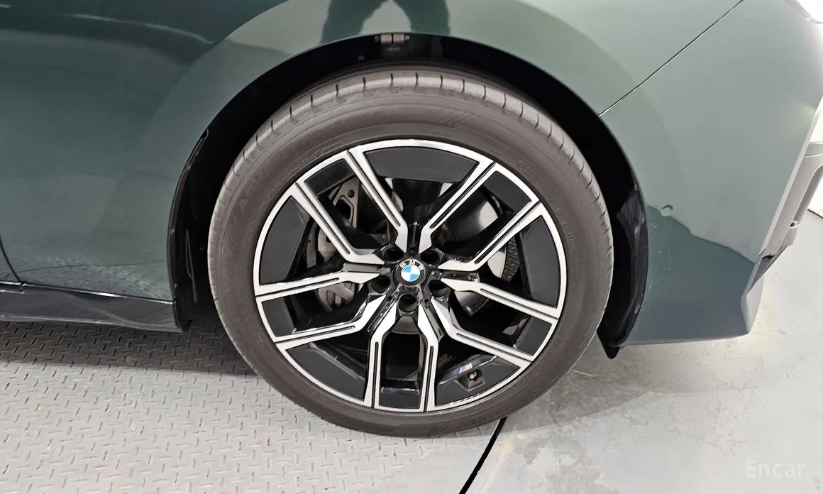 Фото 5 - BMW 7 Series