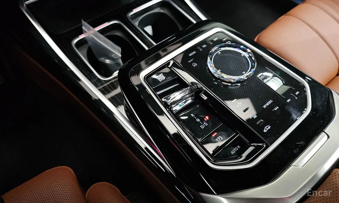 Фото 9 - BMW 7 Series