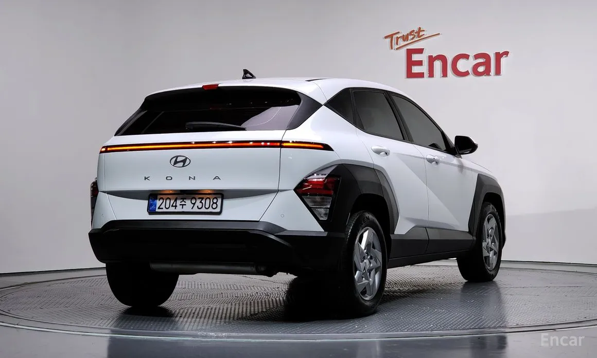 Фото 2 - Hyundai Kona