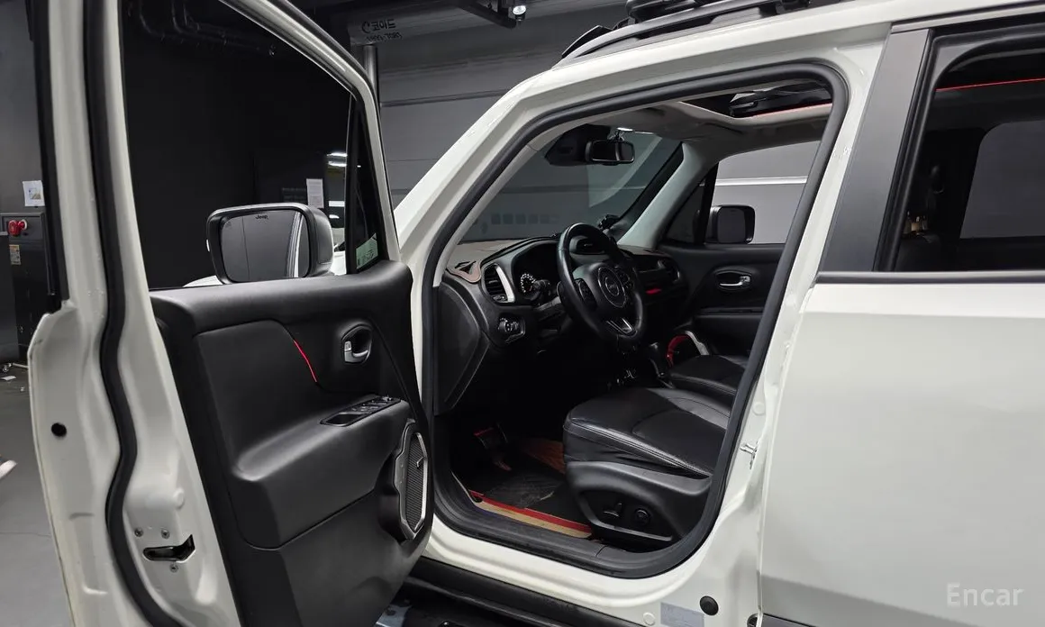 Фото 11 - Jeep Renegade