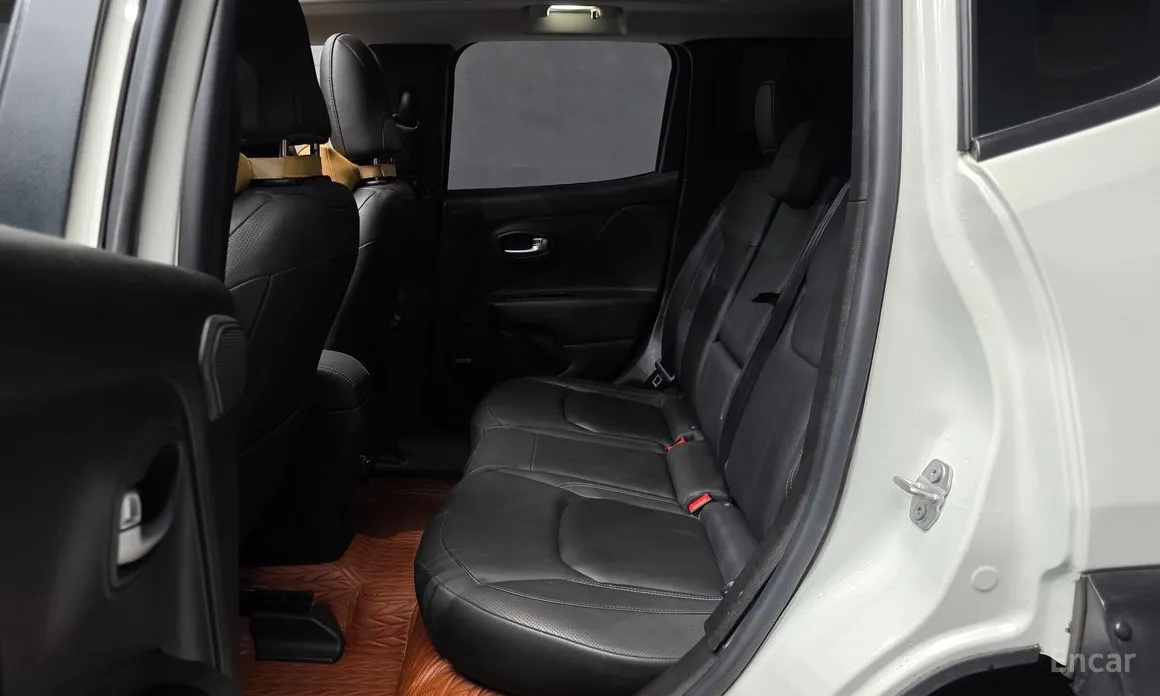 Фото 12 - Jeep Renegade