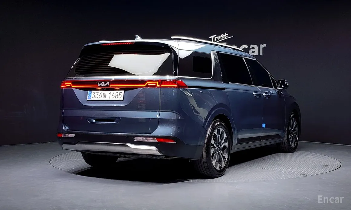 Фото 2 - Kia Carnival