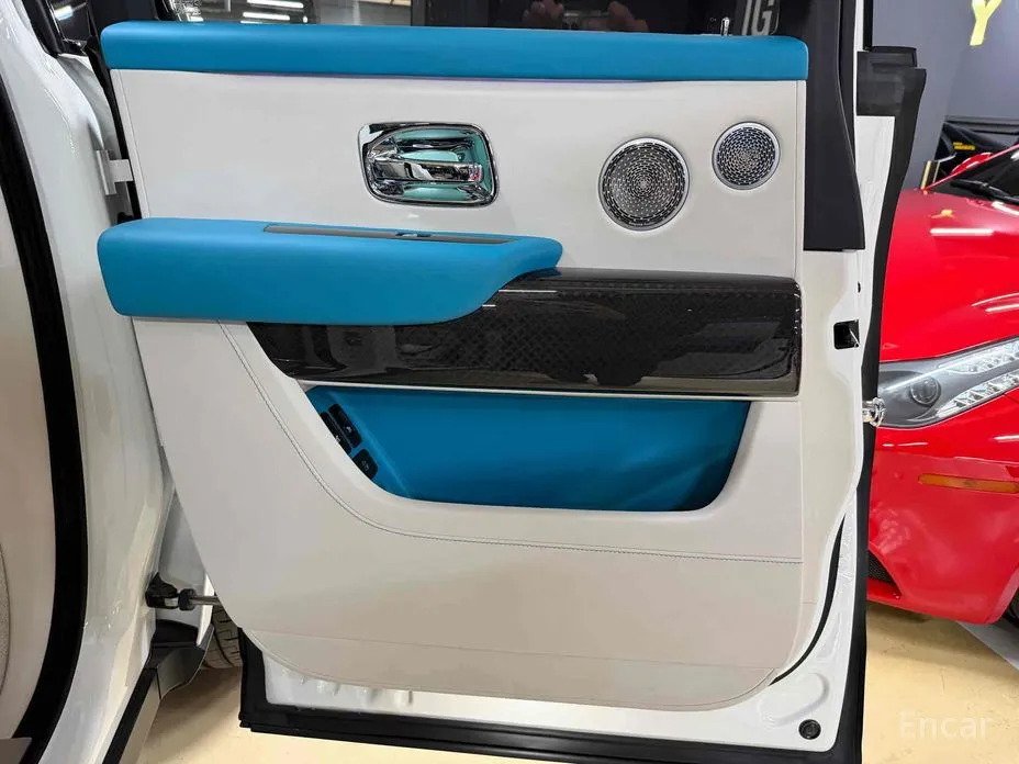 Фото 11 - Rolls-Royce Cullinan