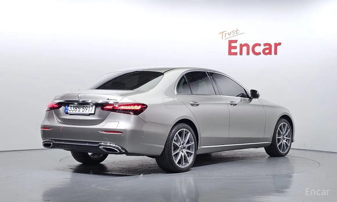 Фото 2 - Mercedes-Benz E-Class