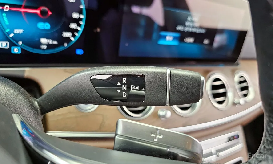 Фото 9 - Mercedes-Benz E-Class