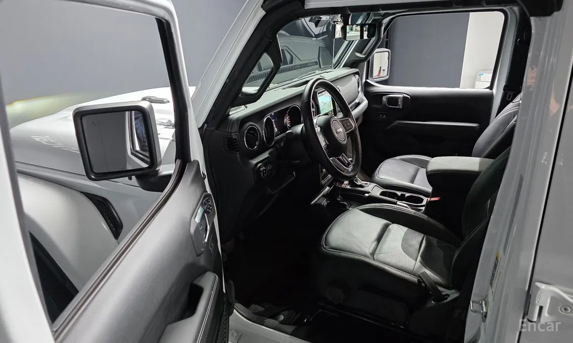 Фото 11 - Jeep Wrangler