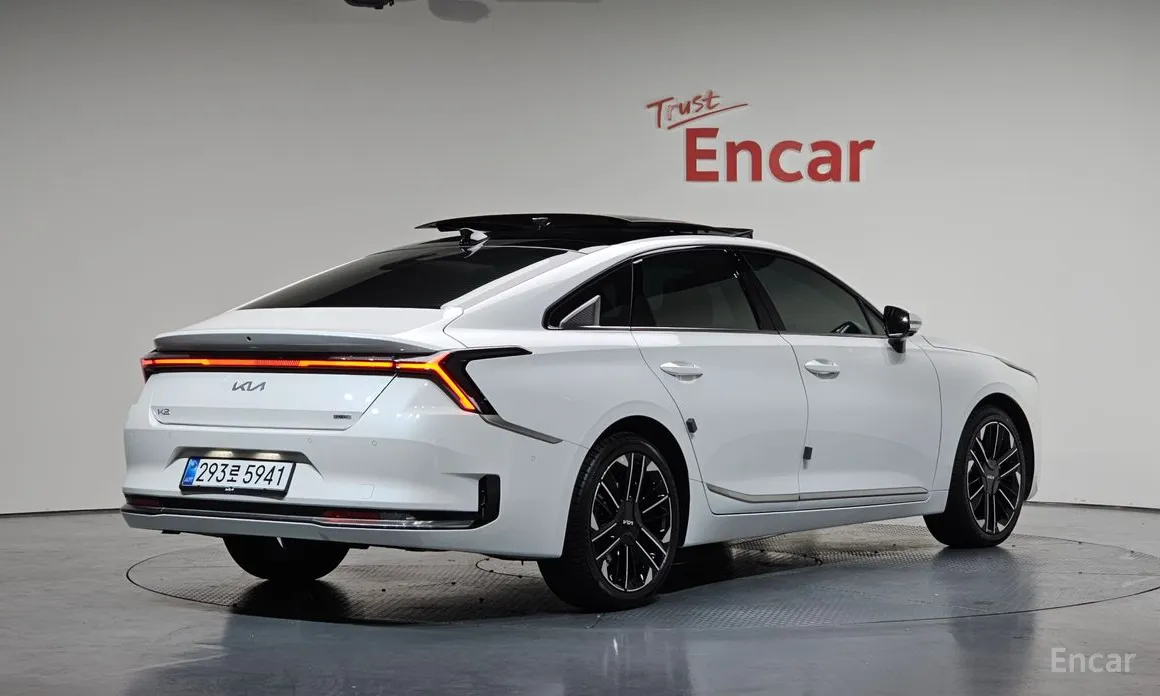 Фото 2 - Kia K8