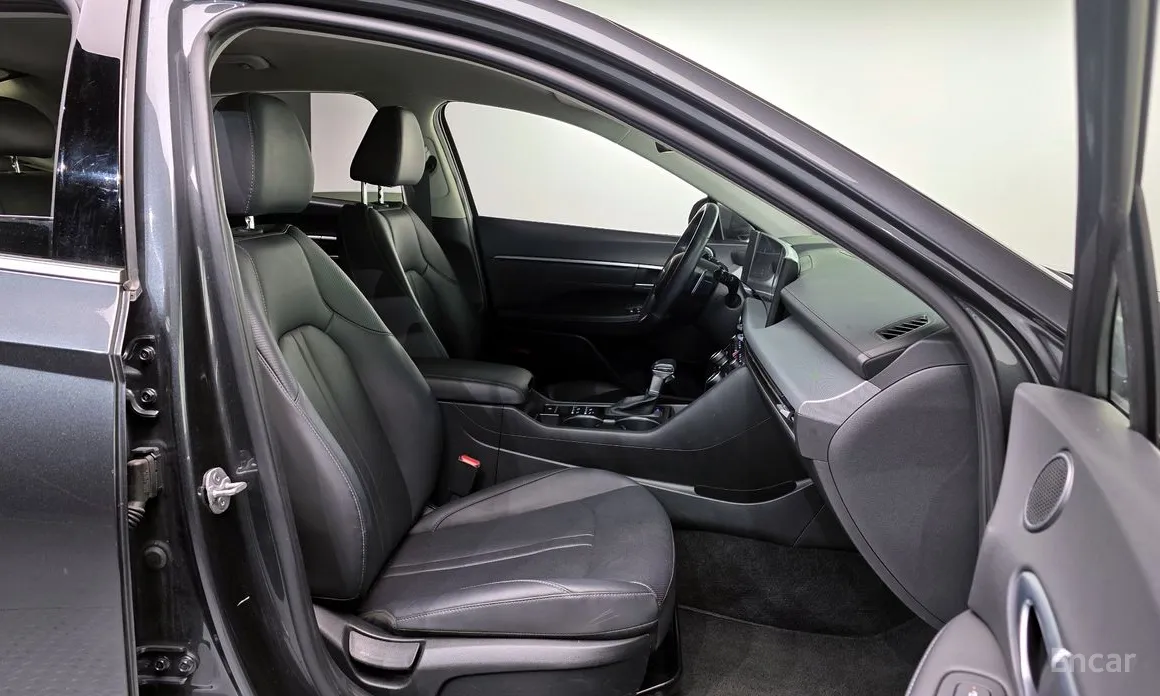 Фото 10 - Hyundai Sonata